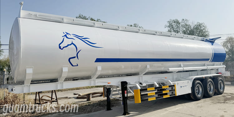Tri Axle 45000 Liters Fuel Tanker Trailer for Sale in Guam 