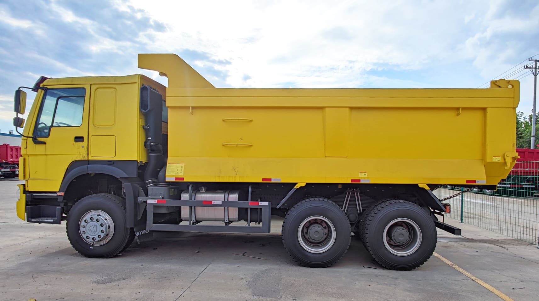 6x4 10 Wheel Tipper Truck for Sale in Guam