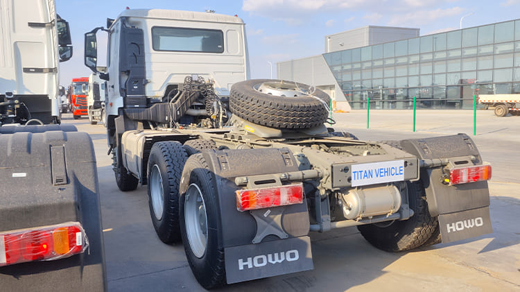 Sinotruk Howo 380 Tractor Truck for Sale in Guam